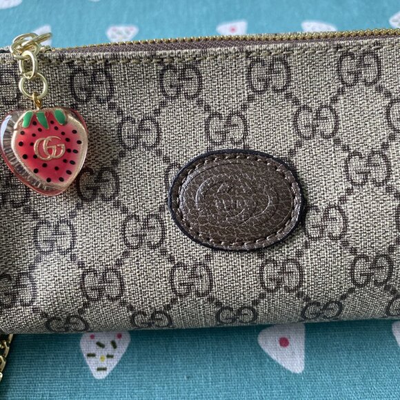 Gucci Chain Crossbody Bag - Picture 4 of 8